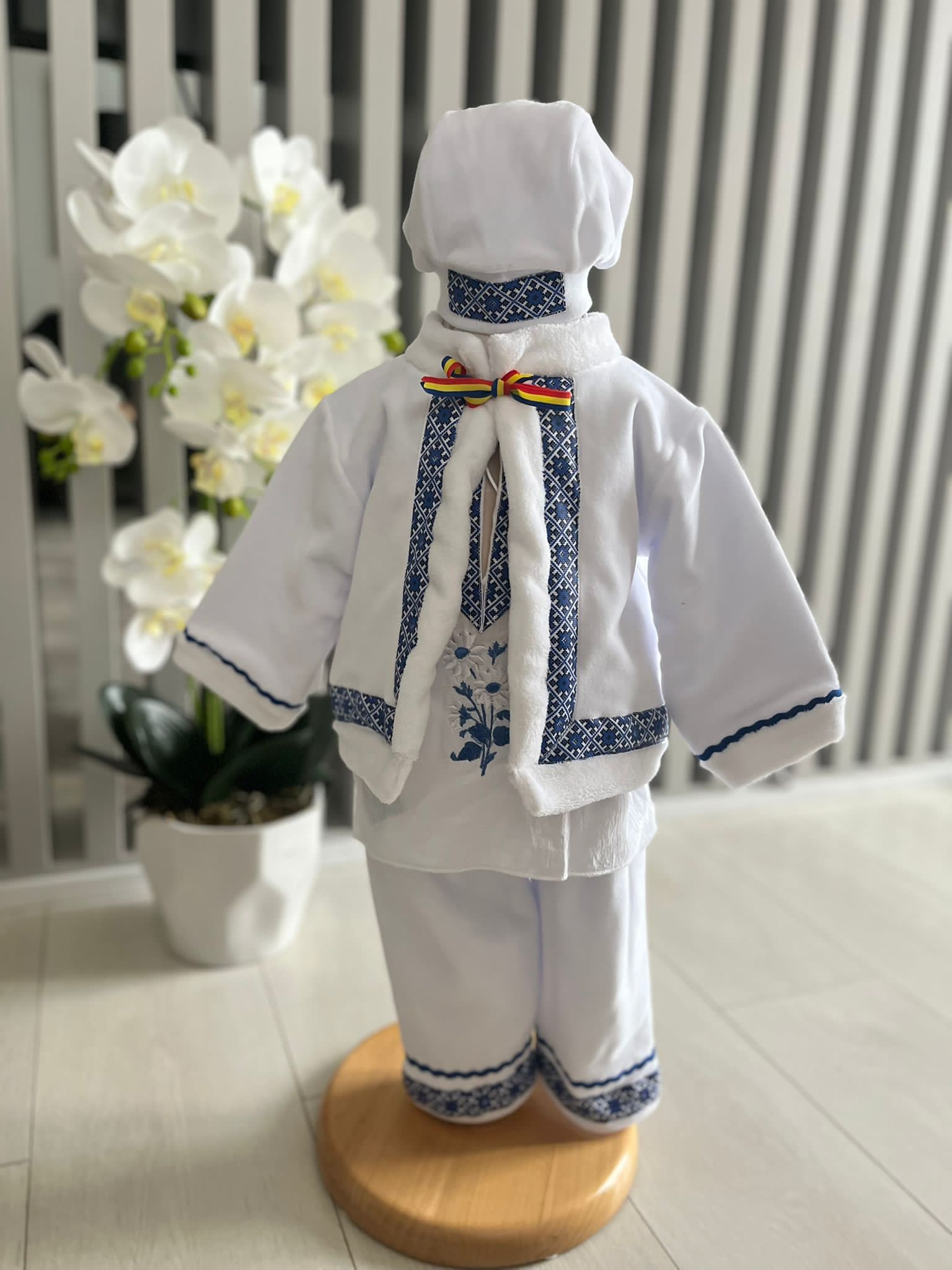 Costum cu jacheta popular, traditional pentru botez TUDOR